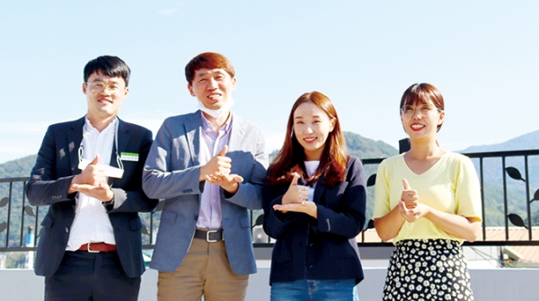 문화재팀 안성필 팀장과 여창현 학예사, 박은비, 박효선 팀원