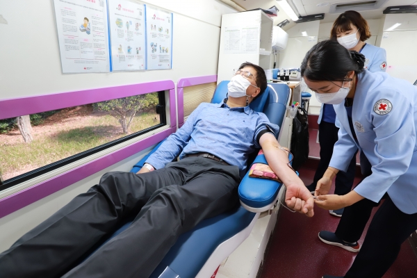 19일, 남해대학 재학생 및 교직원 및 주민 50여명이 헌혈에 동참했다