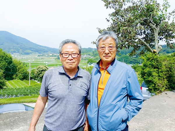 녹동사보존회 박삼영 회장(왼쪽)과 김기홍 총무