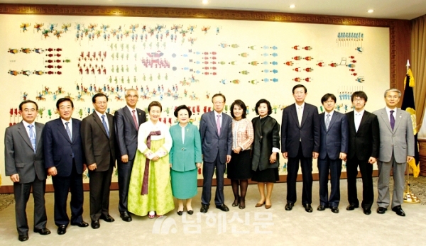 2011년 G20 국회의장단 회의에 참석한 박희태 의장 부부