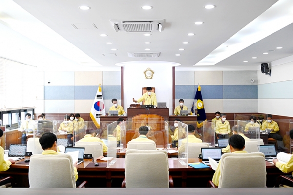 남해군이 지난 22일 올해 제1회 추경안을 군의회에 제출했다