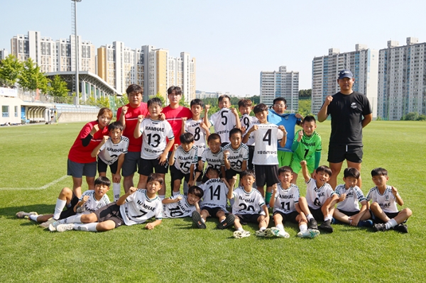 남해 유소년(U12) 축구팀이 경남 초중학생 체육대회 결승에서 강호 고성FC(U12)를 4 대 0으로 꺾고 완승을 거머쥐었다