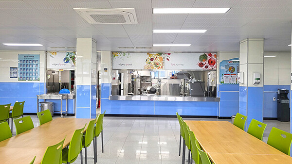 증개축 완료된 정보산업고 급식소 내부 모습