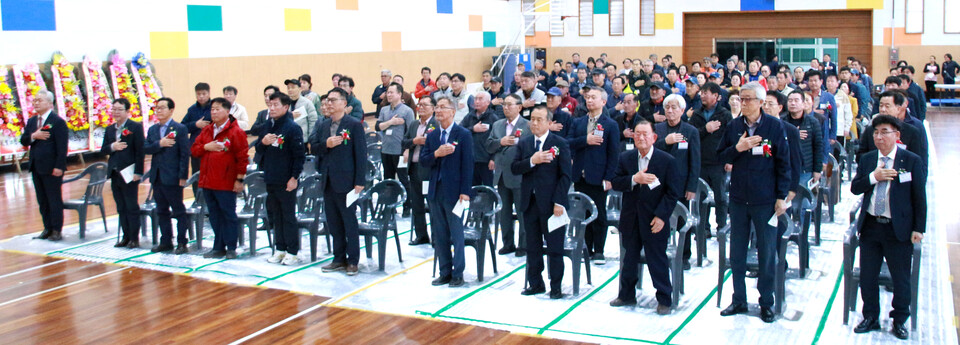경남해양과학고(남수고) 총동창회 체육대회가 군내외 많은 동창들이 참가한 가운데 지난 2일 모교에서 성황리에 열렸다